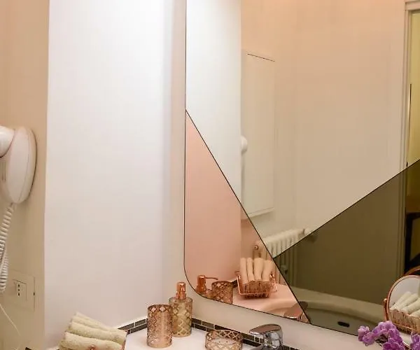 Ellie Luxury * Roma
